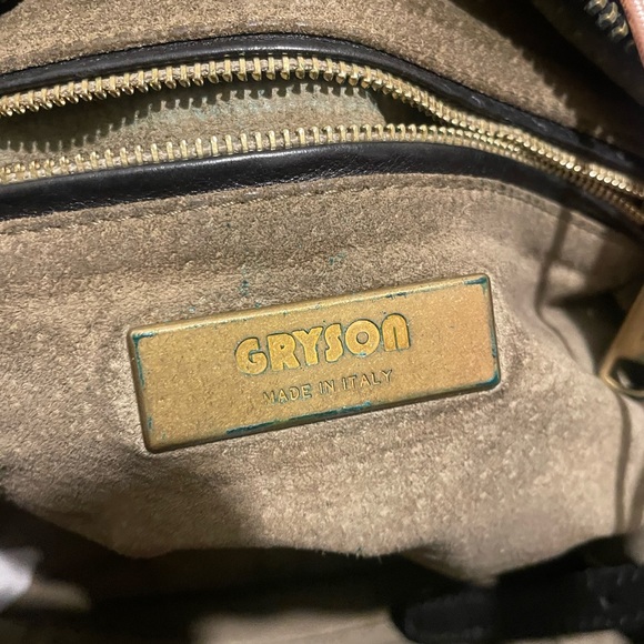 Black leather roomy bag with shoulder strap and chrome hardware - Picture 2 of 2